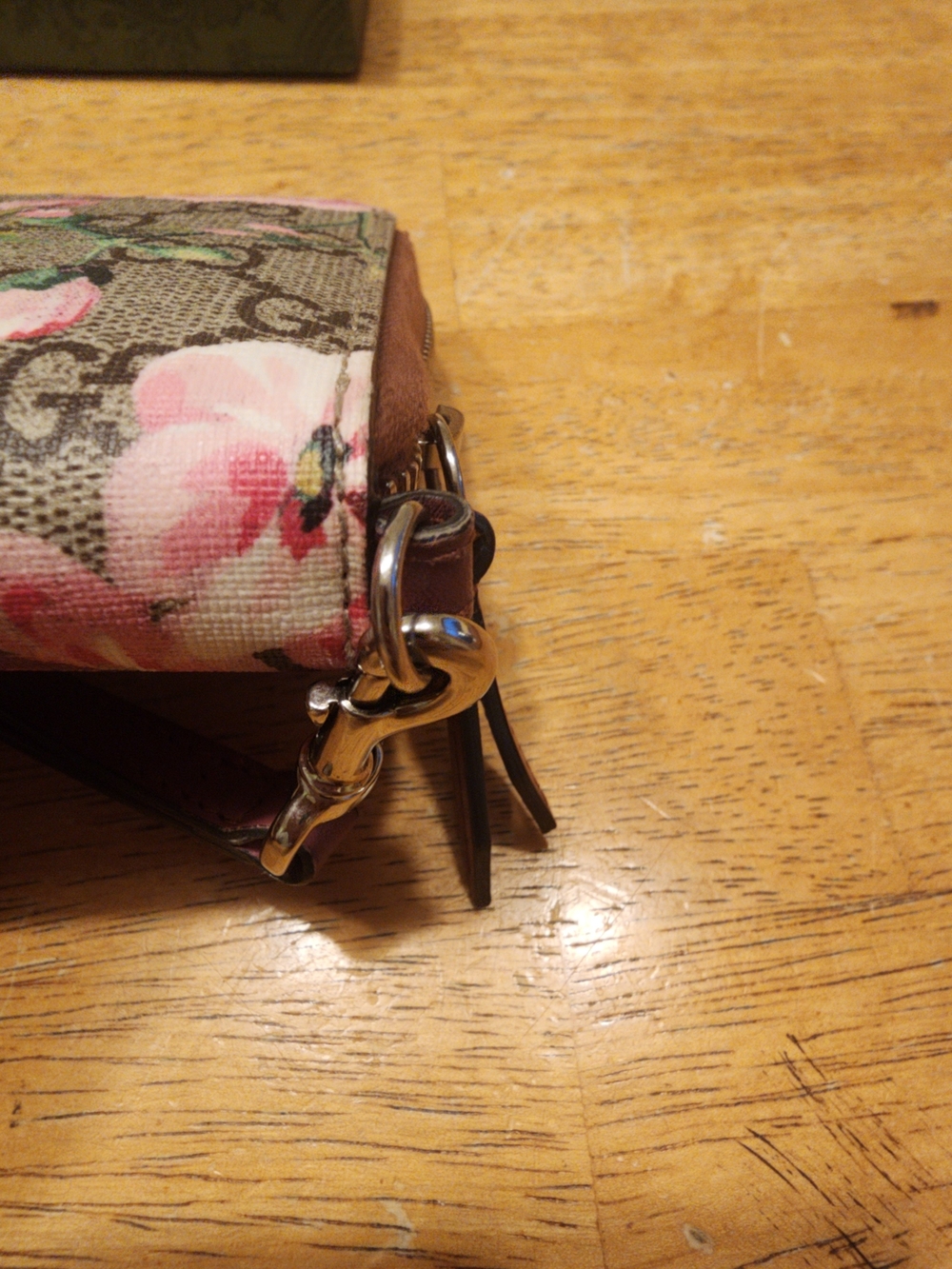 Gucci GG Supreme Blooms zip-around wristlet wallet featuring the signature mono - Picture 6 of 16